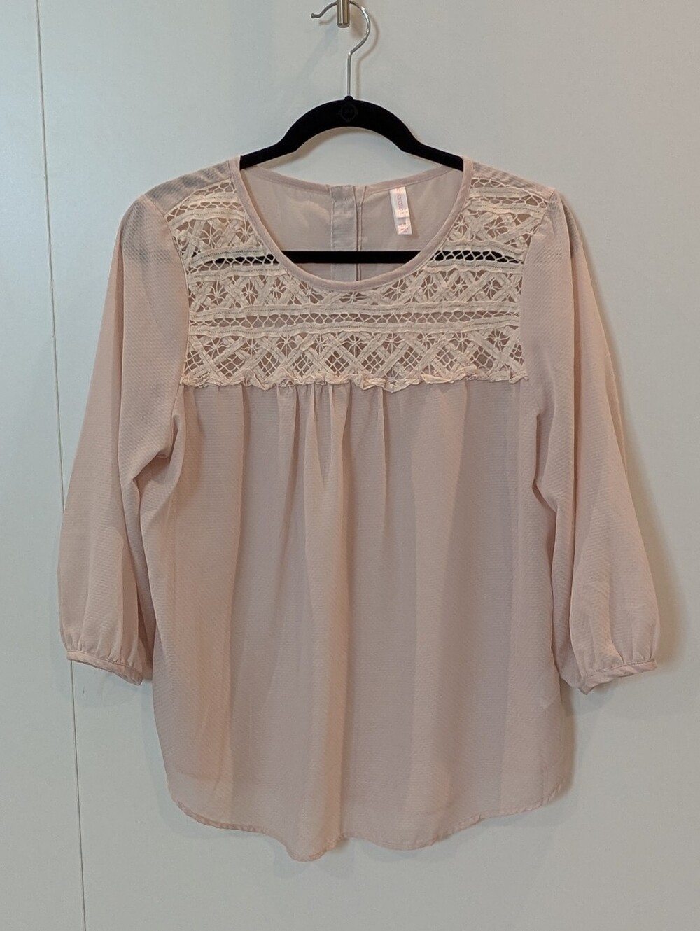 Xhilaration Cream Lace Yoke Blouse